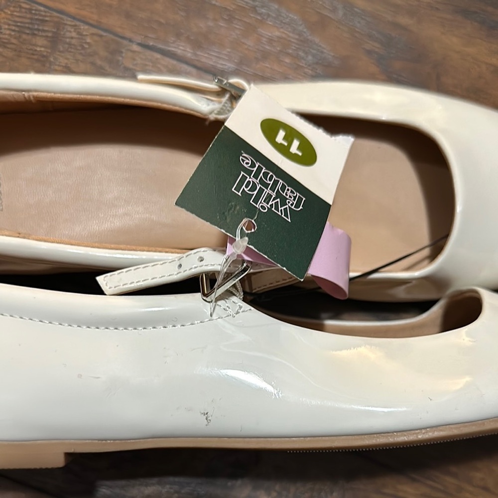 Wild Fable Women’s Cream Mary Jane Semi Square Toe Flats - Picture 4 of 9